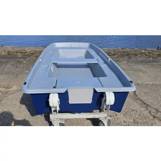 Latrex 335 boat blue