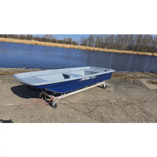 Latrex 335 boat blue