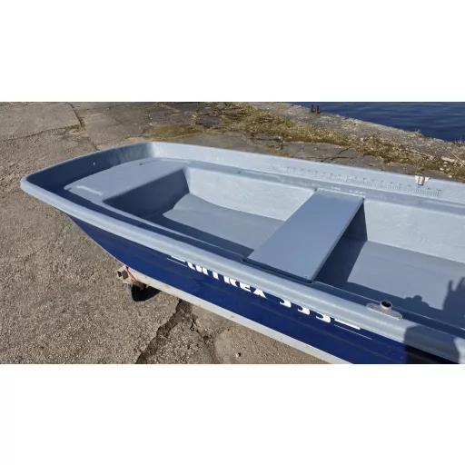 Latrex 335 boat blue