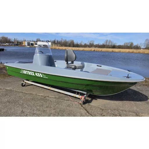 Łódź motorowa Latrex 435