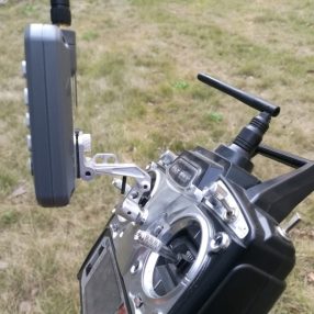 Uchwyt ekranu Toslon TF300 do pilota zdalnego sterowania