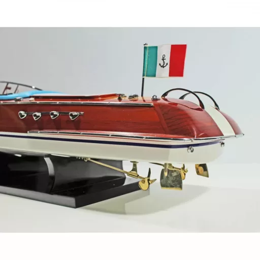 Model łodzi Riva Aquarama L50