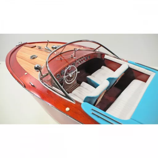 Malowany model Riva Aquarama