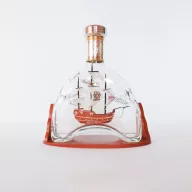 Santa Maria Vitorlás makett Martell palackban VVL