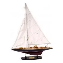 Historyczny model łodzi żaglowej