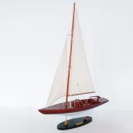 Model statku Dragon L50