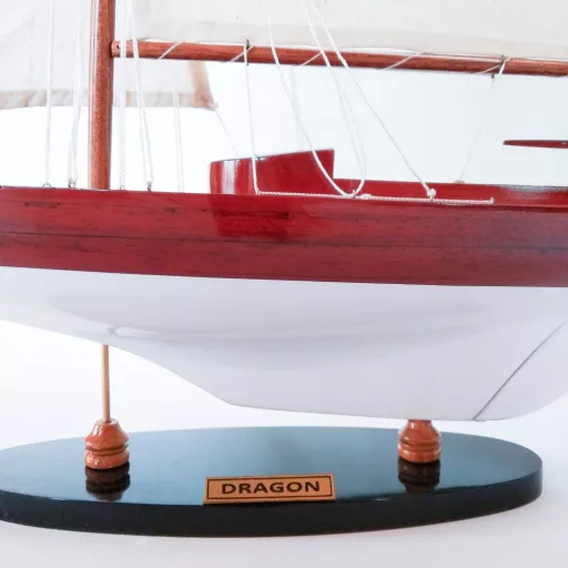 Model statku Dragon L50